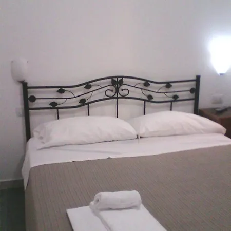 Camera Privata Con Bagno E Cucinino * Vieste